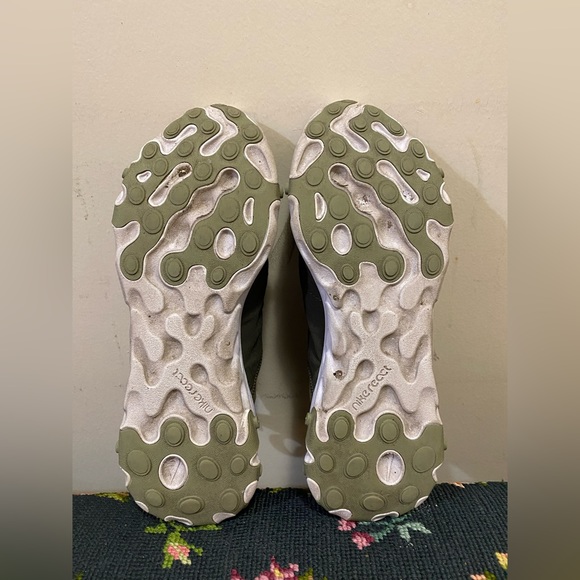 Nike React Element 55 Sneakers (6.5, green & white) - Picture 7 of 8